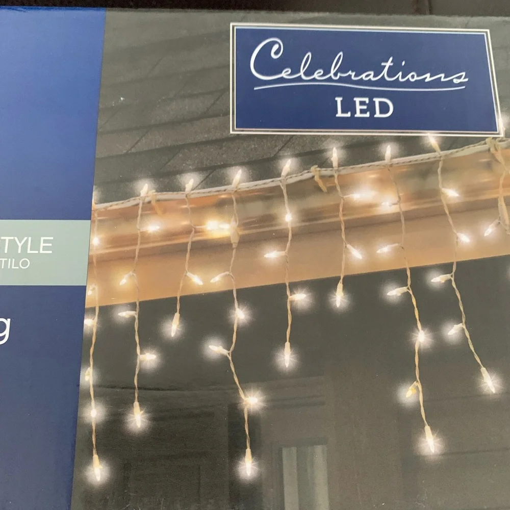 NOS ICICLE STYLE 100 count Cool White Christmas Lights Celebrations LED Tested